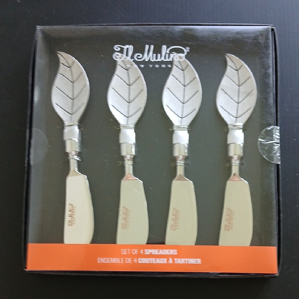 Il Mulino Set of 4 Cheese Butter Spreaders Embossed Leaf Handles Stainless Steel